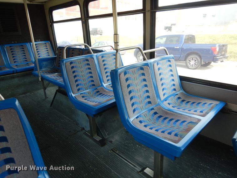 image for item HN9388 2001 Gillig G27B102N4  shuttle bus