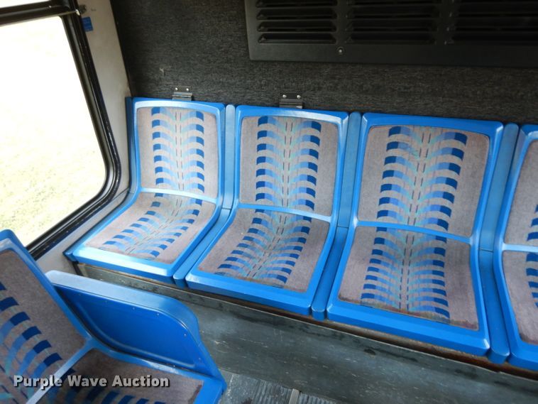 image for item HN9388 2001 Gillig G27B102N4  shuttle bus