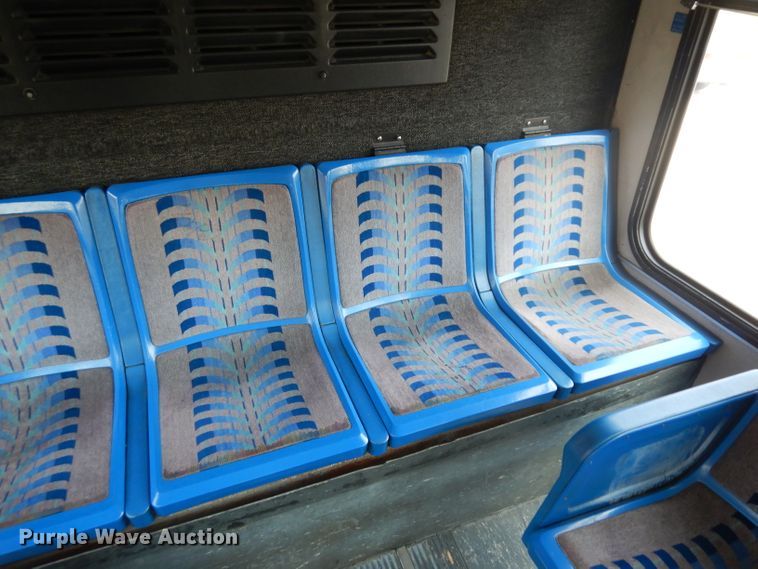 image for item HN9388 2001 Gillig G27B102N4  shuttle bus