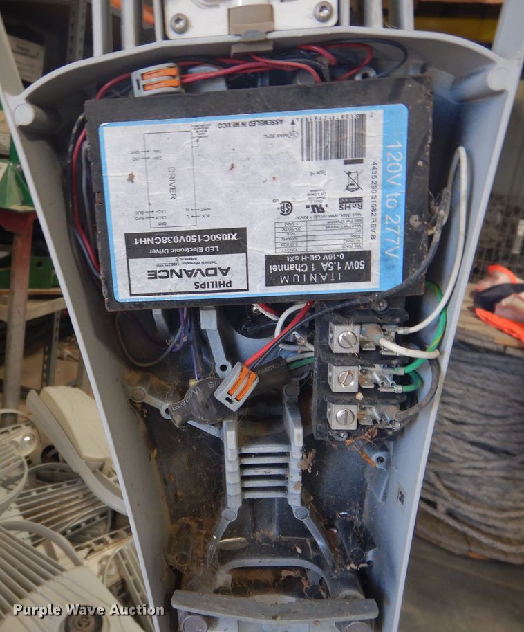 image for item HO9186 Approximately 40 Cree street lights