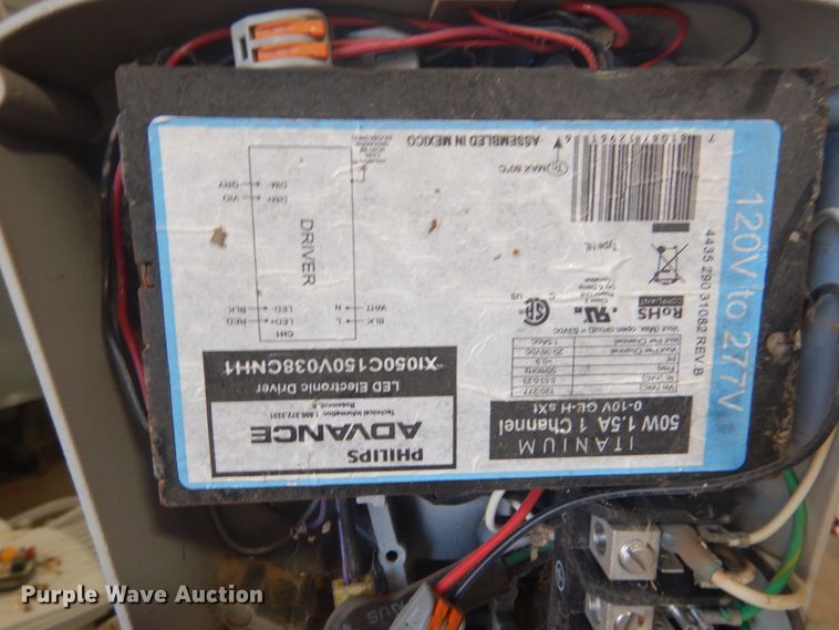 image for item HO9186 Approximately 40 Cree street lights