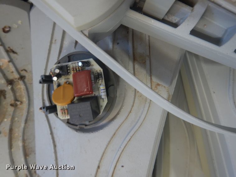 image for item HO9186 Approximately 40 Cree street lights