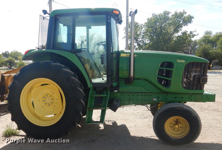 image for item HO9229 John Deere 7230  tractor