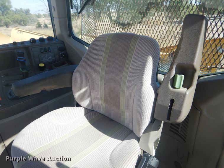 image for item HO9229 John Deere 7230  tractor