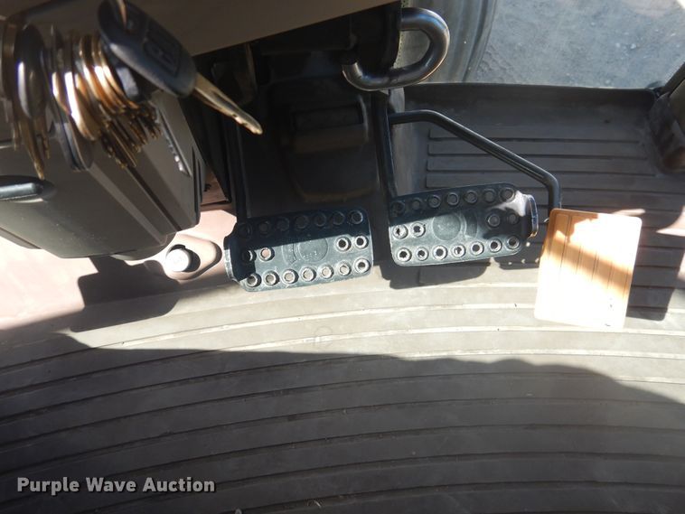 image for item HO9229 John Deere 7230  tractor