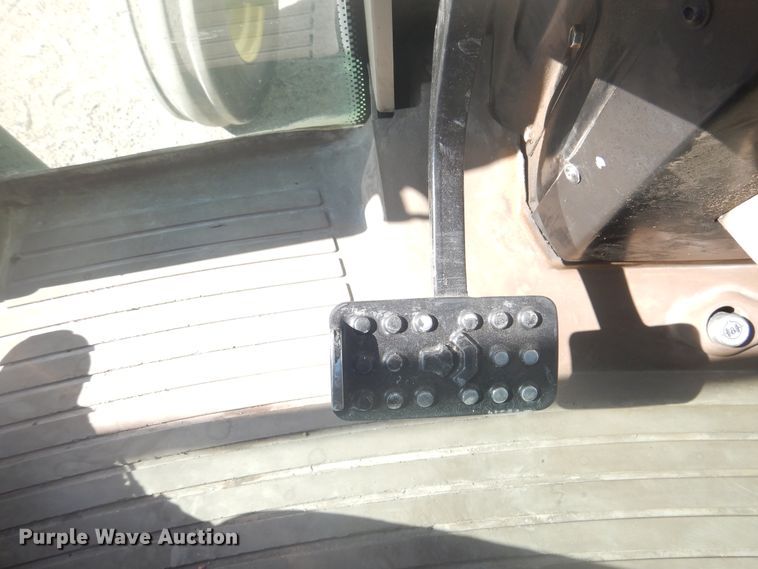 image for item HO9229 John Deere 7230  tractor