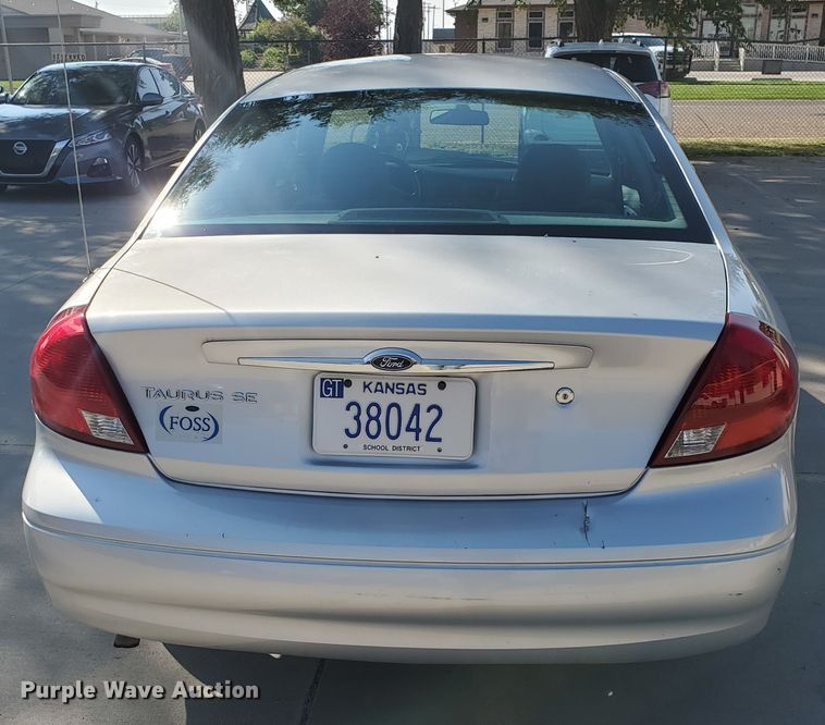 image for item HO9720 2003 Ford Taurus SE