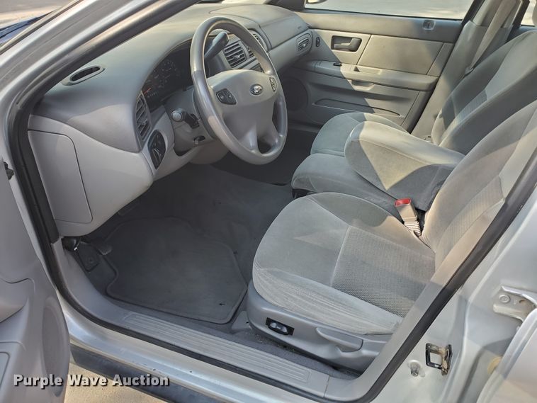 image for item HO9720 2003 Ford Taurus SE