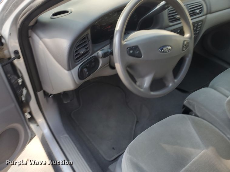 image for item HO9720 2003 Ford Taurus SE