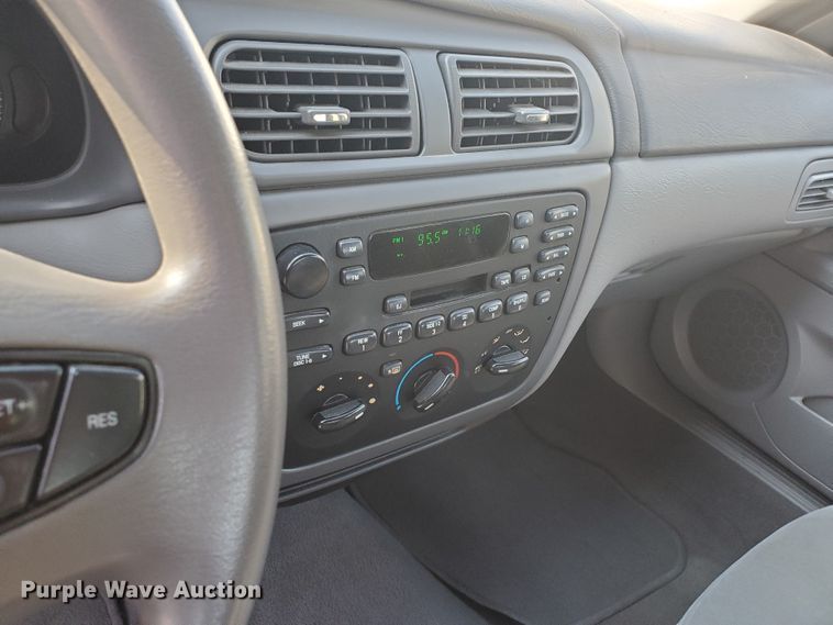 image for item HO9720 2003 Ford Taurus SE