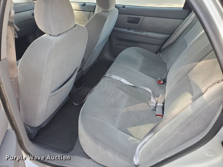 image for item HO9720 2003 Ford Taurus SE