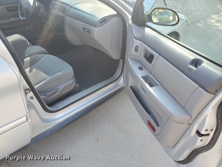 image for item HO9720 2003 Ford Taurus SE