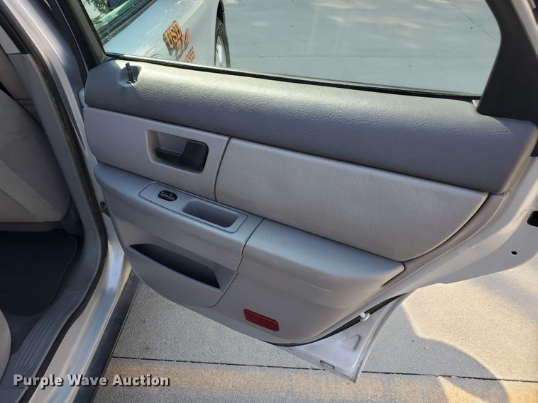 image for item HO9720 2003 Ford Taurus SE