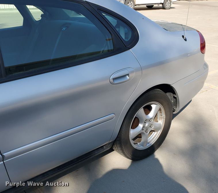 image for item HO9720 2003 Ford Taurus SE