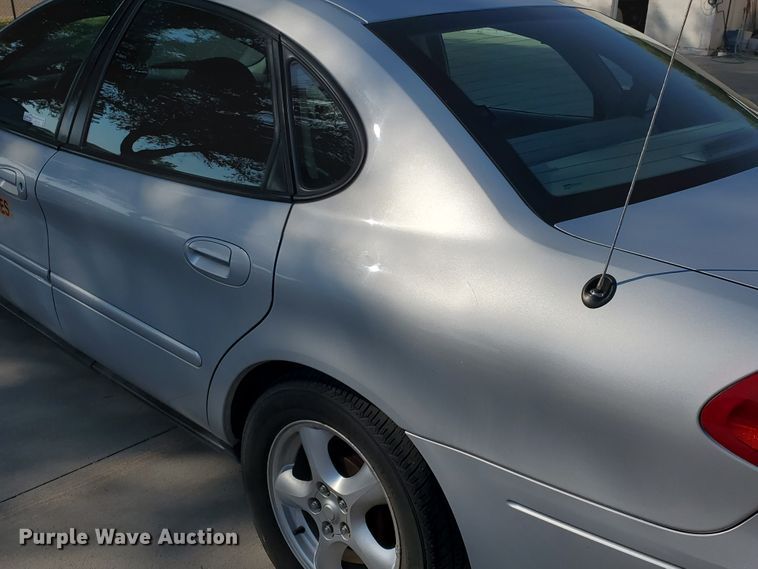 image for item HO9720 2003 Ford Taurus SE