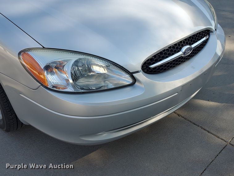 image for item HO9720 2003 Ford Taurus SE