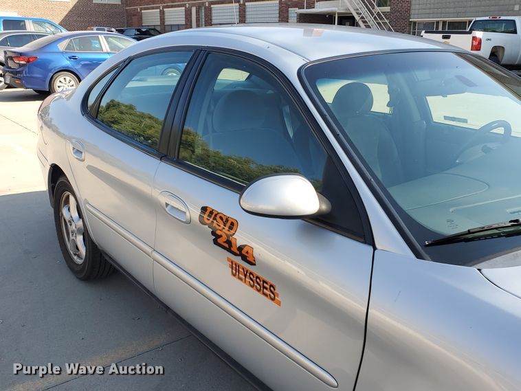 image for item HO9720 2003 Ford Taurus SE