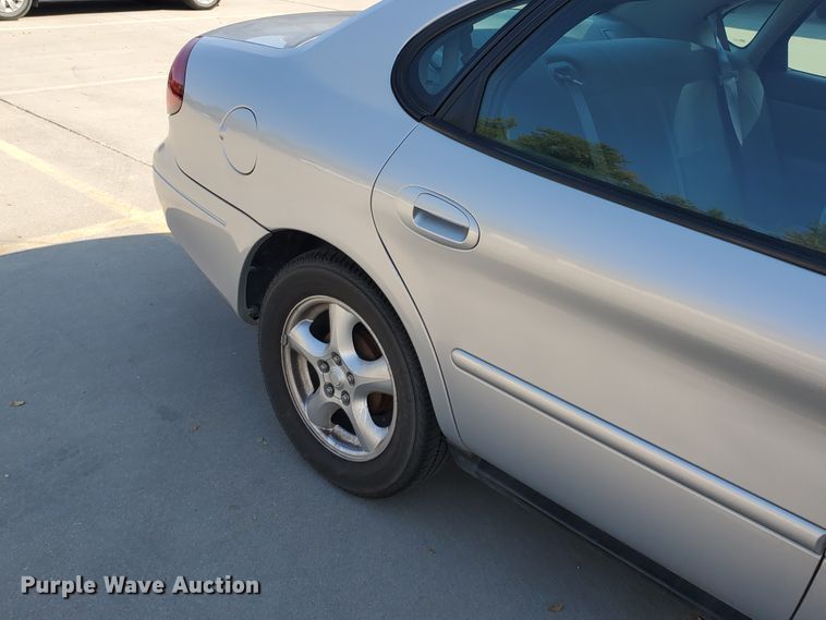 image for item HO9720 2003 Ford Taurus SE