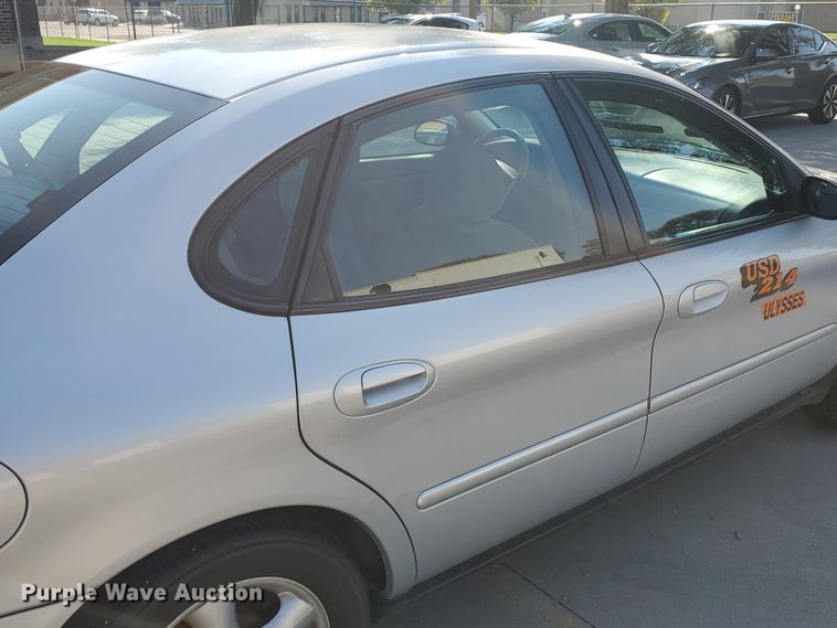 image for item HO9720 2003 Ford Taurus SE