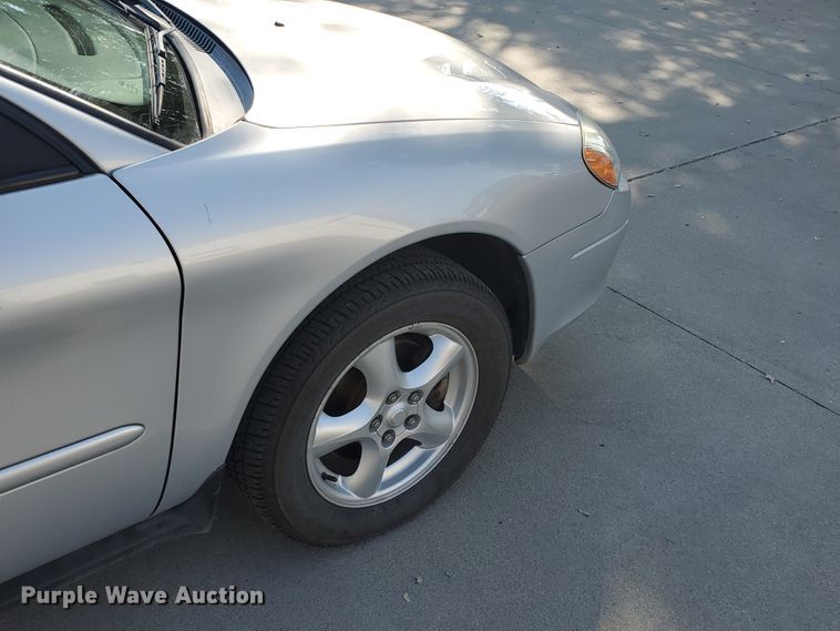 image for item HO9720 2003 Ford Taurus SE