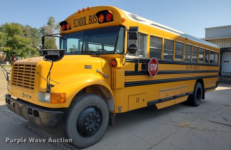 image for item HO9721 1998 International 3800 Blue Bird  school bus