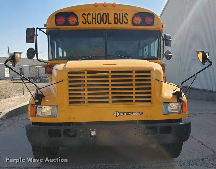 image for item HO9721 1998 International 3800 Blue Bird  school bus
