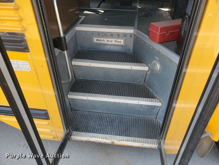 image for item HO9721 1998 International 3800 Blue Bird  school bus