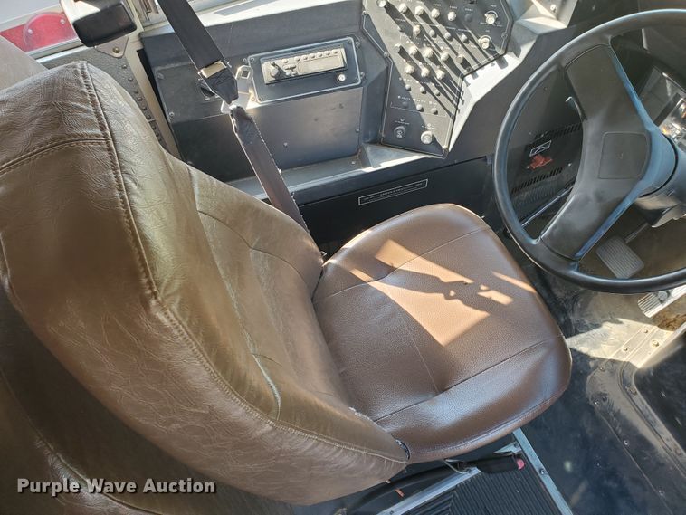 image for item HO9721 1998 International 3800 Blue Bird  school bus