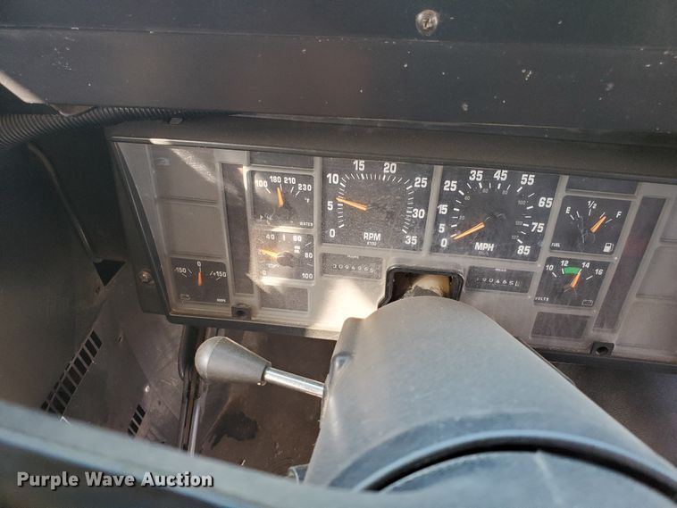 image for item HO9721 1998 International 3800 Blue Bird  school bus