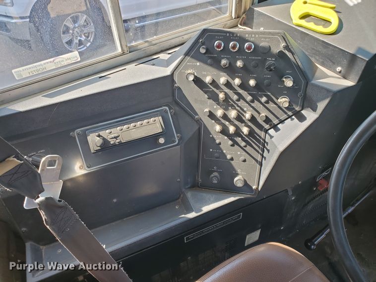 image for item HO9721 1998 International 3800 Blue Bird  school bus