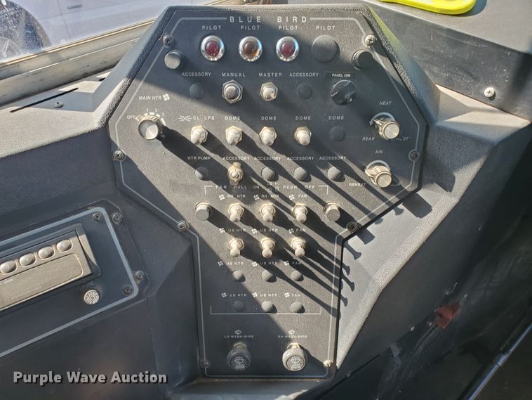 image for item HO9721 1998 International 3800 Blue Bird  school bus