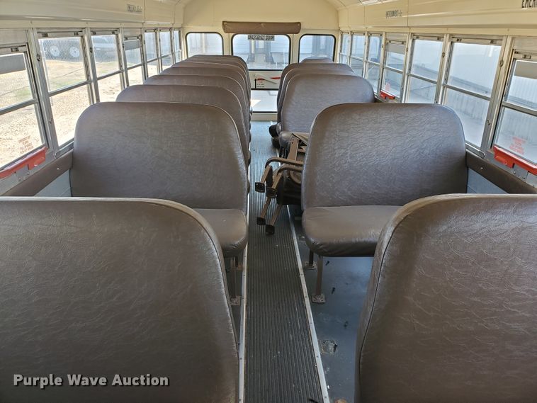 image for item HO9721 1998 International 3800 Blue Bird  school bus