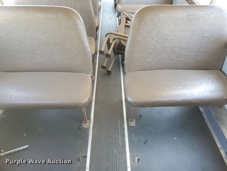 image for item HO9721 1998 International 3800 Blue Bird  school bus