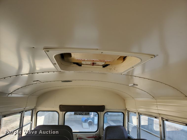 image for item HO9721 1998 International 3800 Blue Bird  school bus