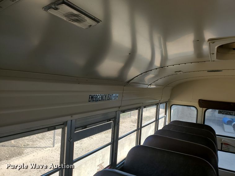 image for item HO9721 1998 International 3800 Blue Bird  school bus