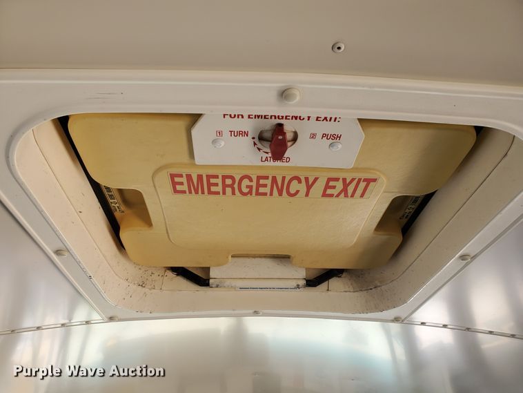 image for item HO9721 1998 International 3800 Blue Bird  school bus