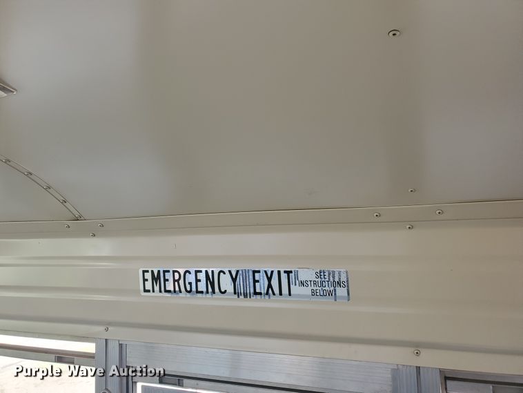 image for item HO9721 1998 International 3800 Blue Bird  school bus