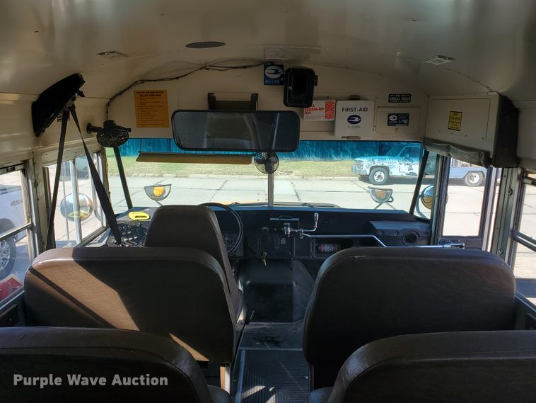 image for item HO9721 1998 International 3800 Blue Bird  school bus