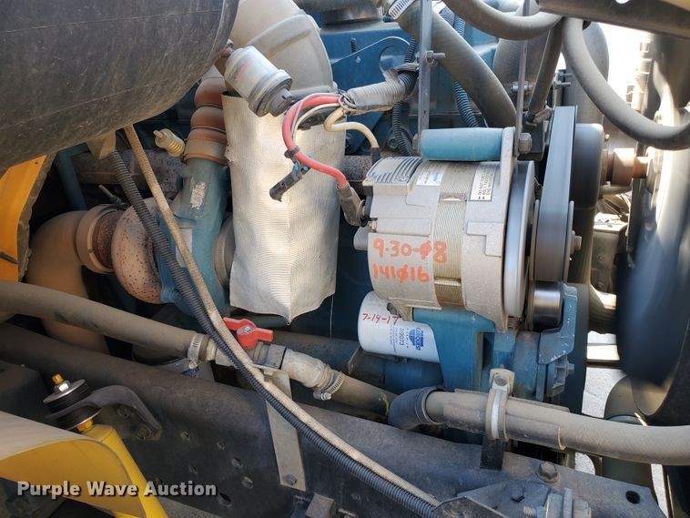 image for item HO9721 1998 International 3800 Blue Bird  school bus