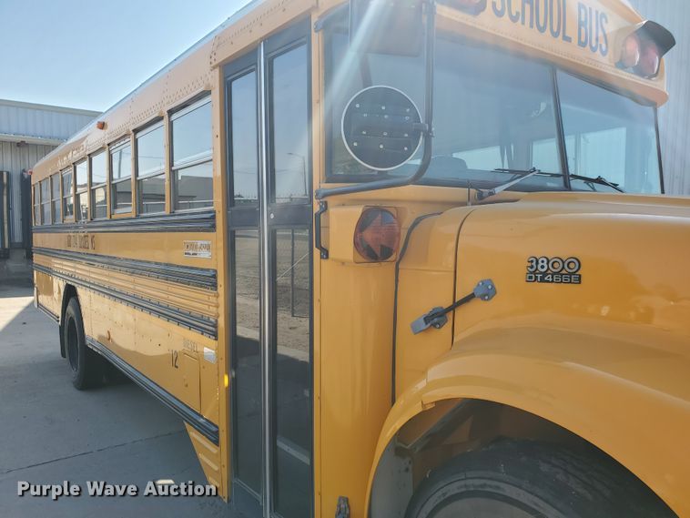 image for item HO9721 1998 International 3800 Blue Bird  school bus