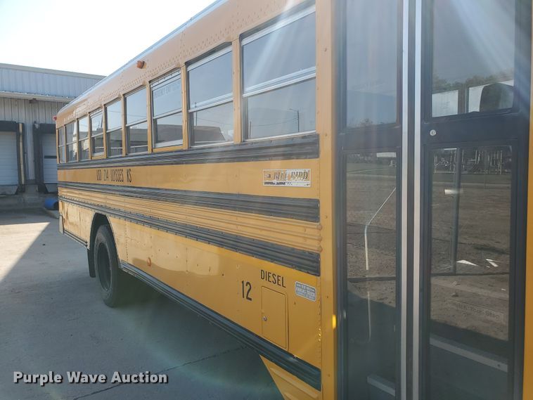 image for item HO9721 1998 International 3800 Blue Bird  school bus