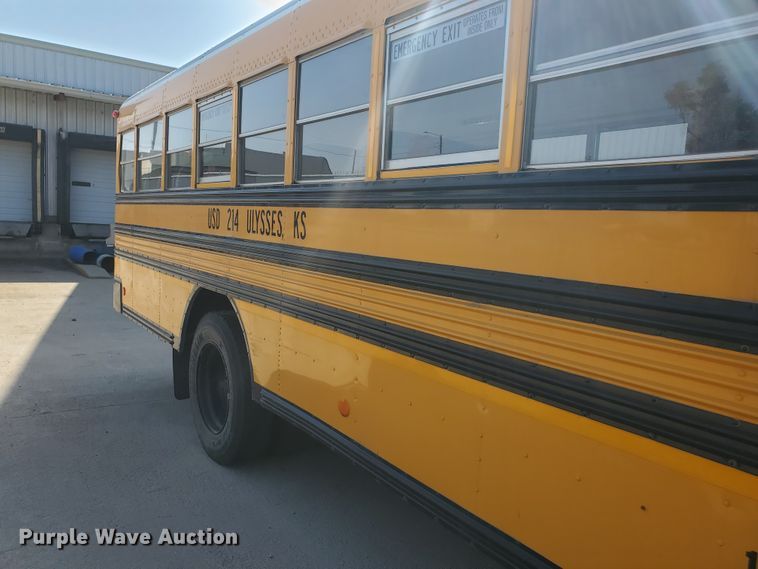 image for item HO9721 1998 International 3800 Blue Bird  school bus