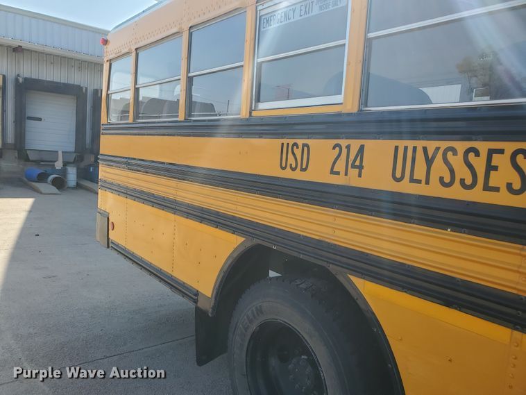 image for item HO9721 1998 International 3800 Blue Bird  school bus