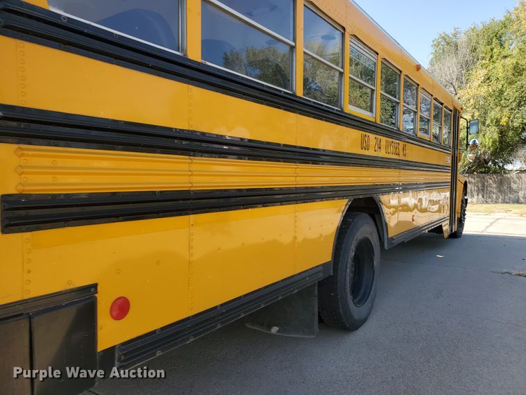 image for item HO9721 1998 International 3800 Blue Bird  school bus