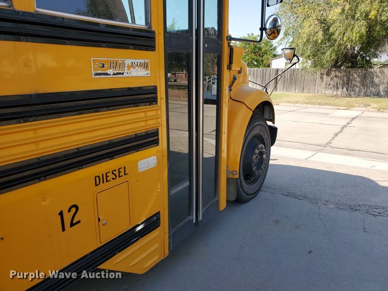 image for item HO9721 1998 International 3800 Blue Bird  school bus