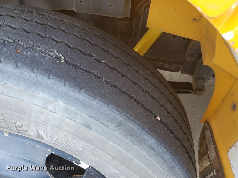 image for item HO9721 1998 International 3800 Blue Bird  school bus