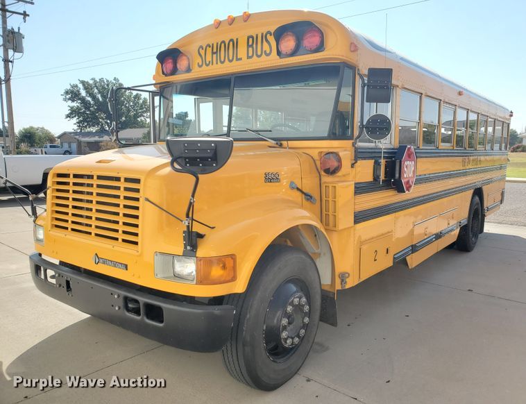 image for item HO9722 1998 International 3800 Blue Bird  school bus
