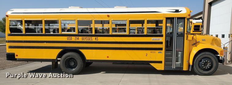 image for item HO9722 1998 International 3800 Blue Bird  school bus