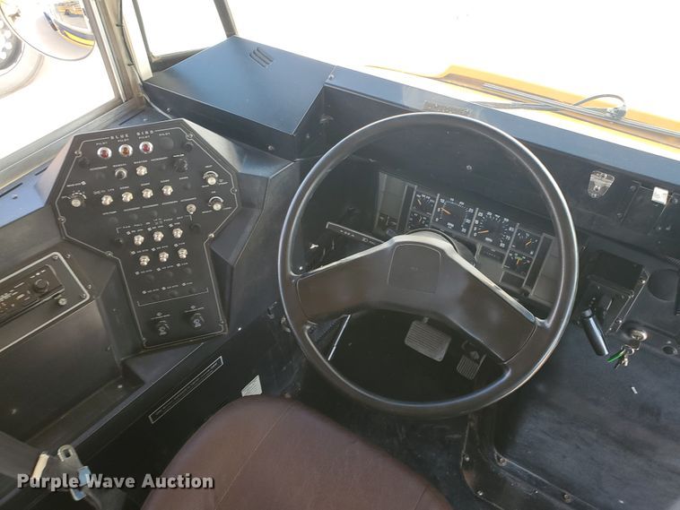 image for item HO9722 1998 International 3800 Blue Bird  school bus