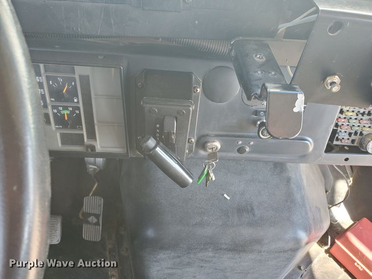 image for item HO9722 1998 International 3800 Blue Bird  school bus